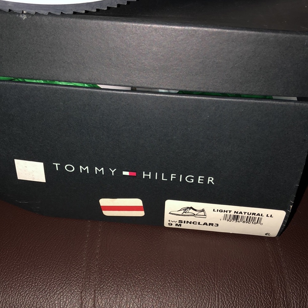 Tommy Hilfiger size 9